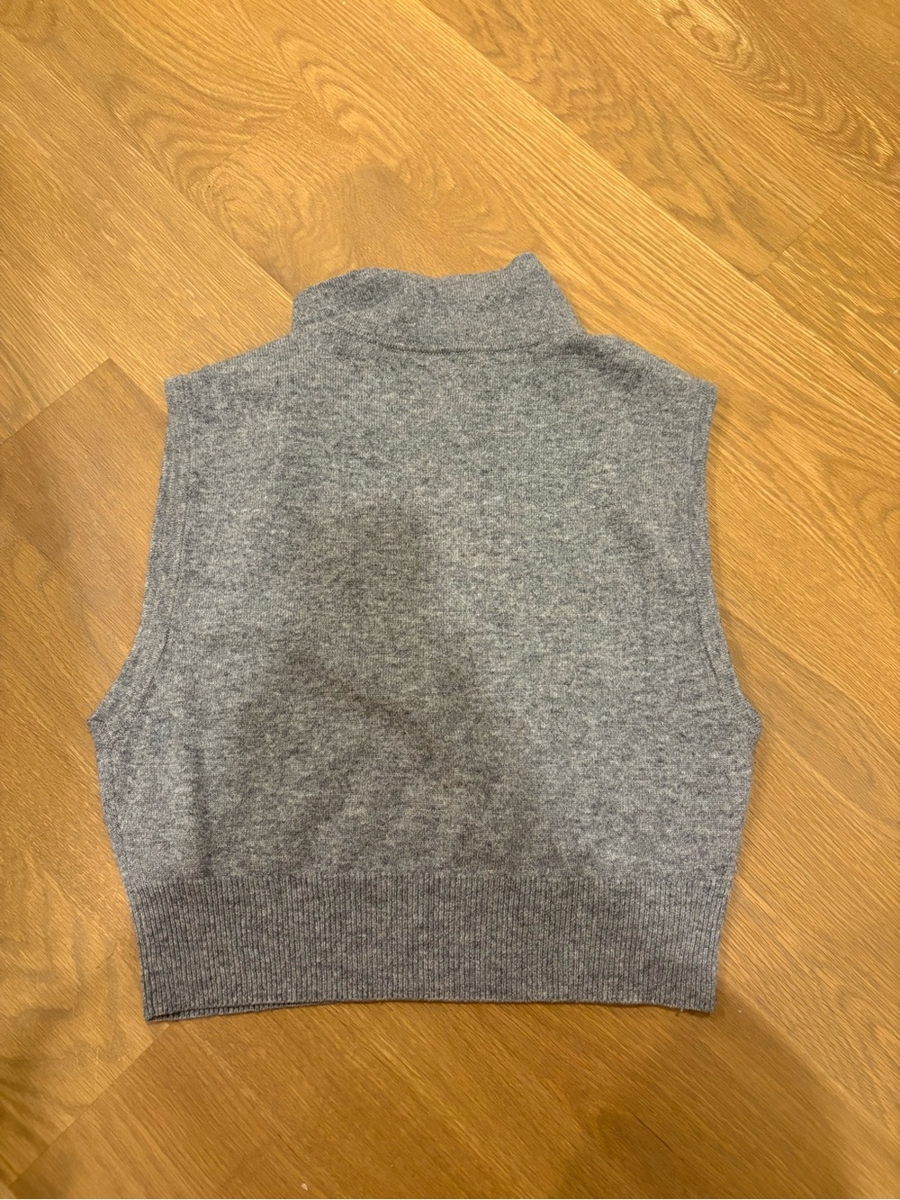 Reformation Gray V-Neck Sleeveless Polo Sweater Vest - Picture 2 of 3